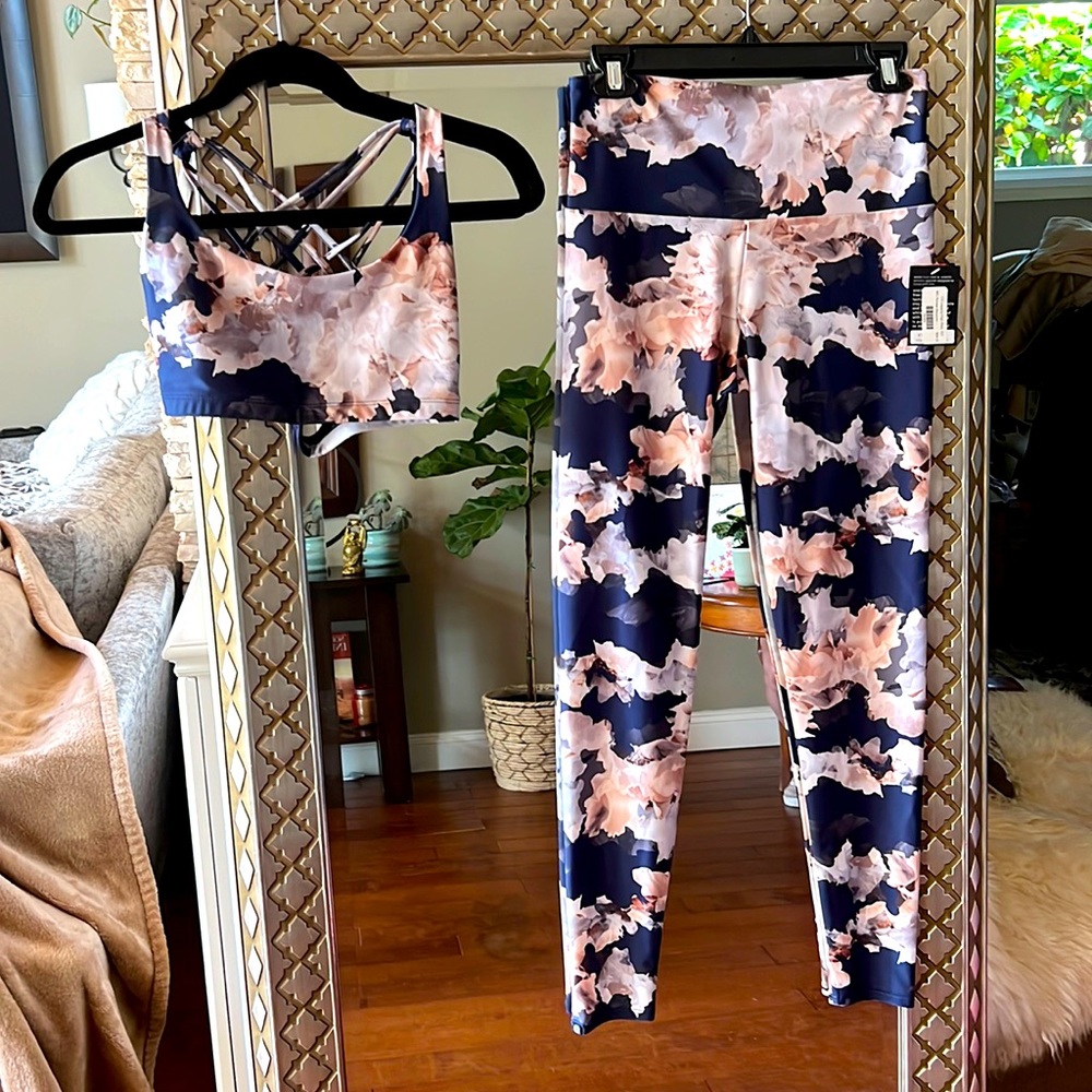 Onzie set sz M/L NWT